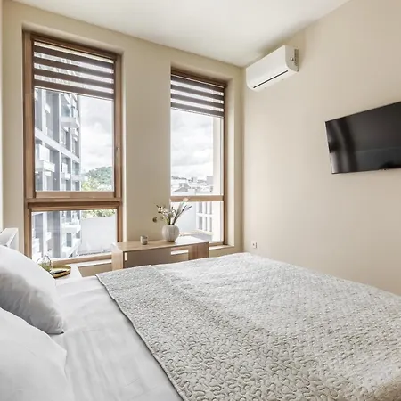 アパート Inshiapartments On Pid Dubom Str リヴィウ